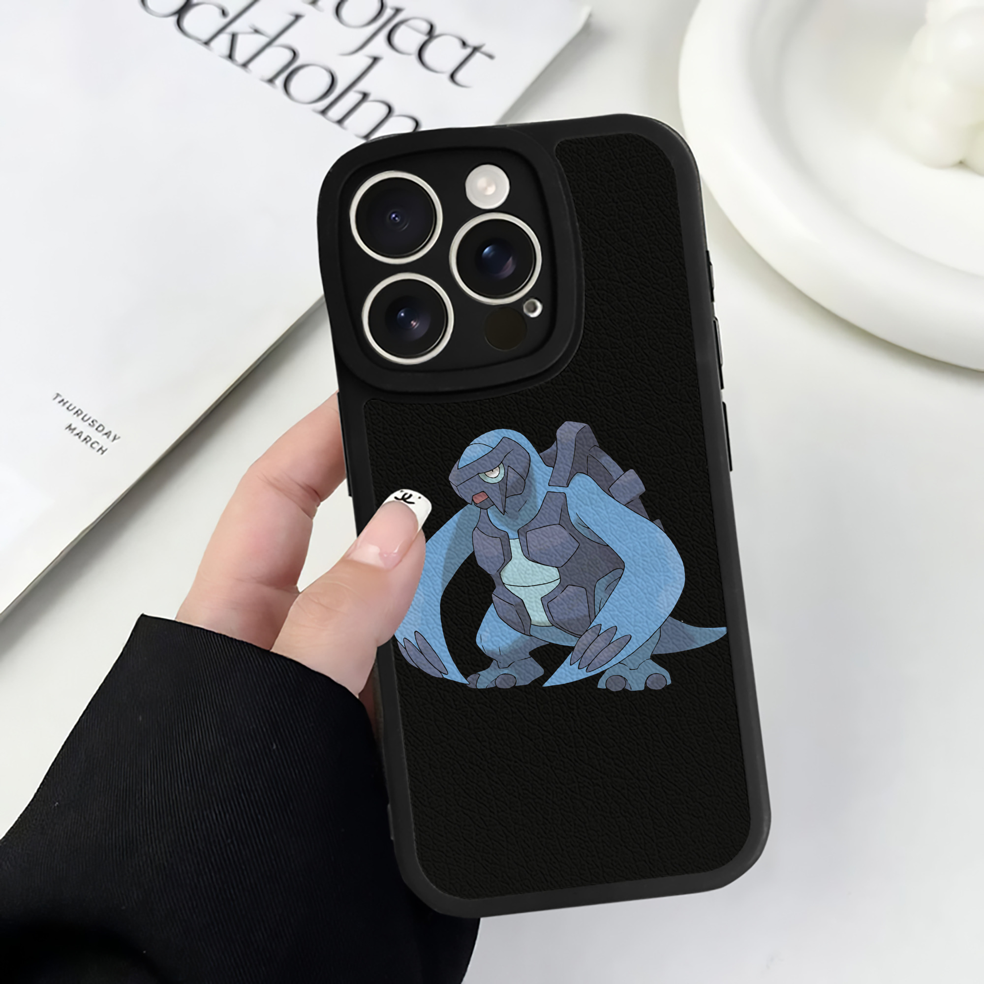 （画像用） ポケットモンスター Pokémon 【iPhone 16シリーズ対応】シリコンスマホケース（レザー調） 材質：シリコン